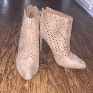Liz Claiborne botties dark tan